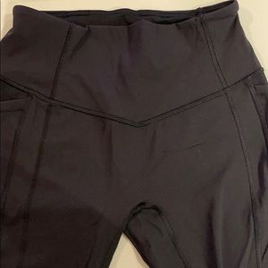 Lululemon black leggings with pocket